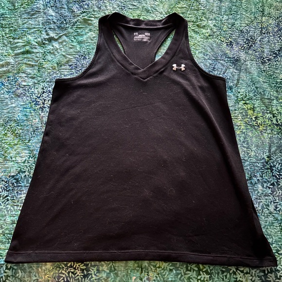 Under Armour Tops - 🚨💥LAST CHANCE 🚨💥 Under Armour Black Racerback Athletic Tank Top